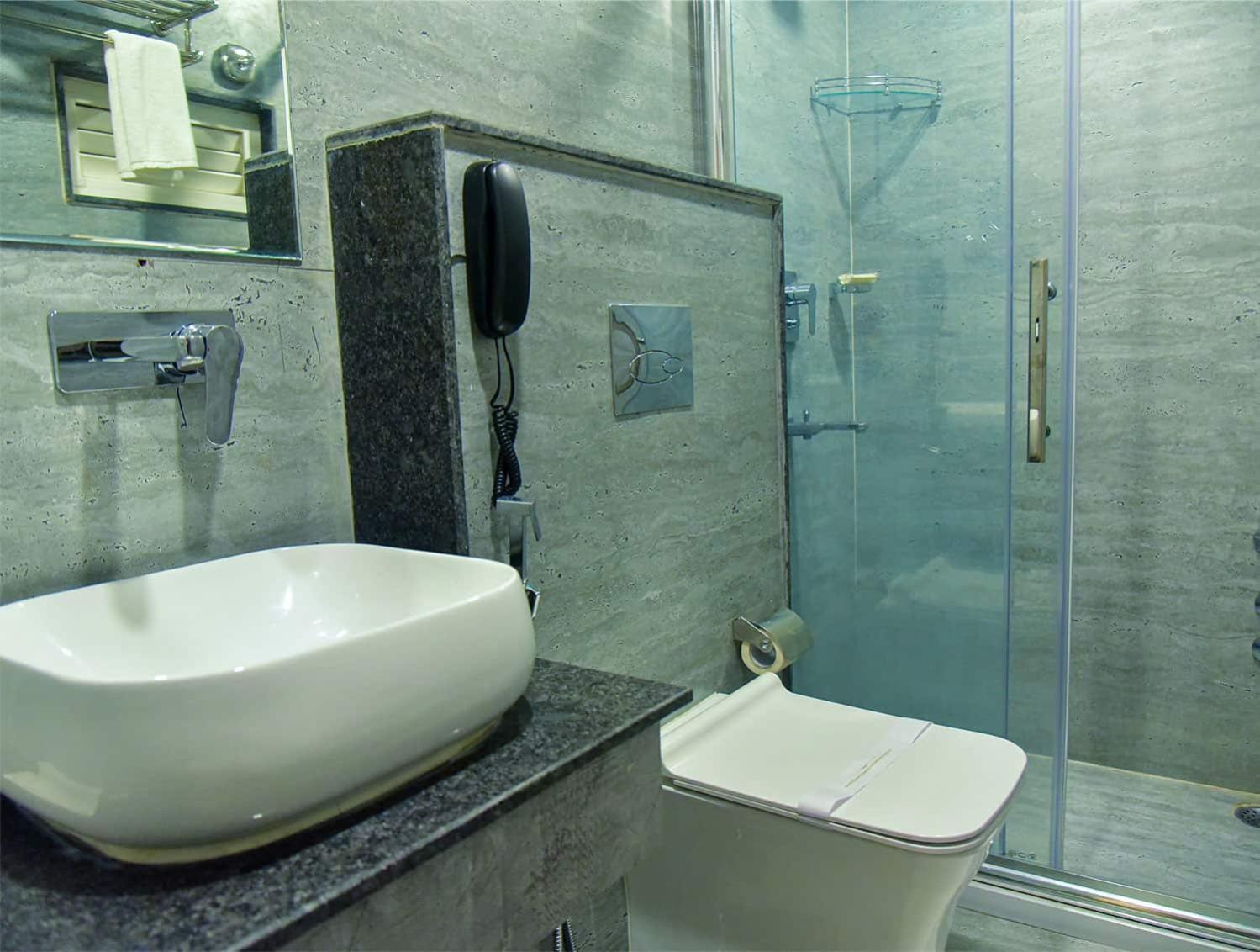 Hotel Apollo Grand Guwahati Luaran gambar